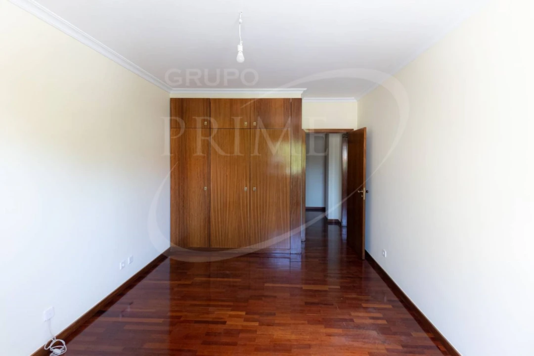 Apartamento T3 para Arrendamento em Lordelo do Ouro e Massarelos Foto 27