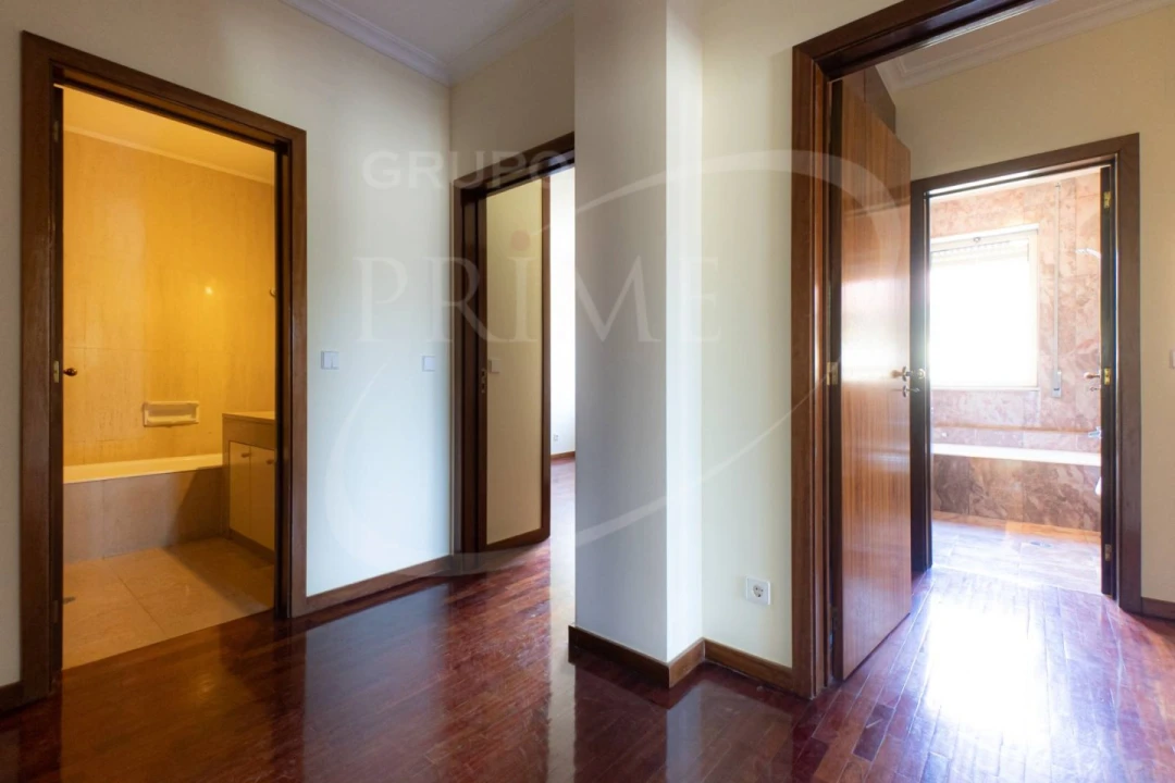 Apartamento T3 para Arrendamento em Lordelo do Ouro e Massarelos Foto 28