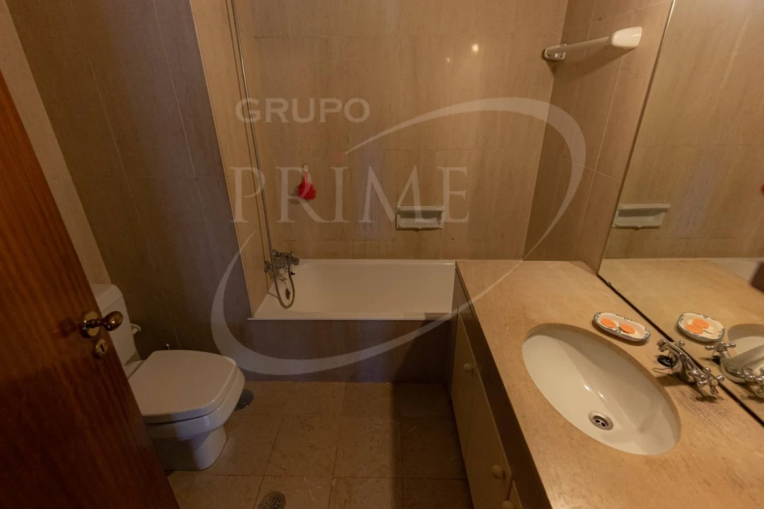 Apartamento T3 para Arrendamento em Lordelo do Ouro e Massarelos Foto 29