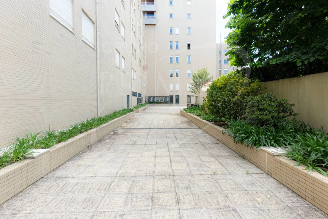 Apartamento T3 para Arrendamento em Lordelo do Ouro e Massarelos Foto 35