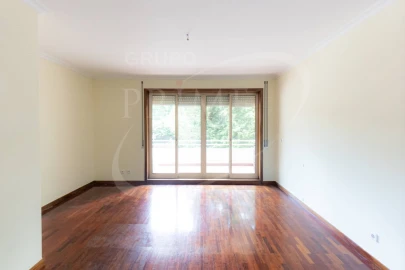 Apartamento T3 para Arrendamento em Lordelo do Ouro e Massarelos