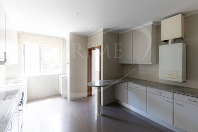Apartamento T3 para Arrendamento em Lordelo do Ouro e Massarelos