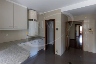 Apartamento T3 para Arrendamento em Lordelo do Ouro e Massarelos