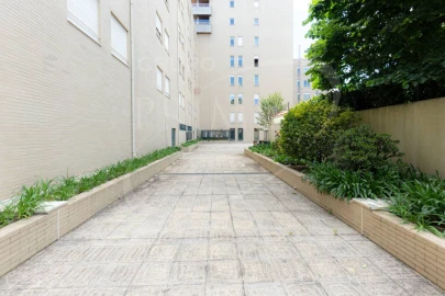 Apartamento T3 para Arrendamento em Lordelo do Ouro e Massarelos