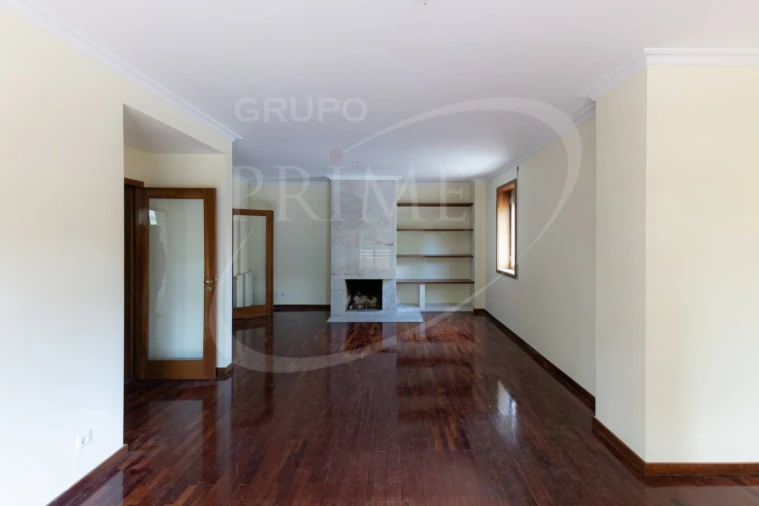 Apartamento T3 para Arrendamento em Lordelo do Ouro e Massarelos Foto 2