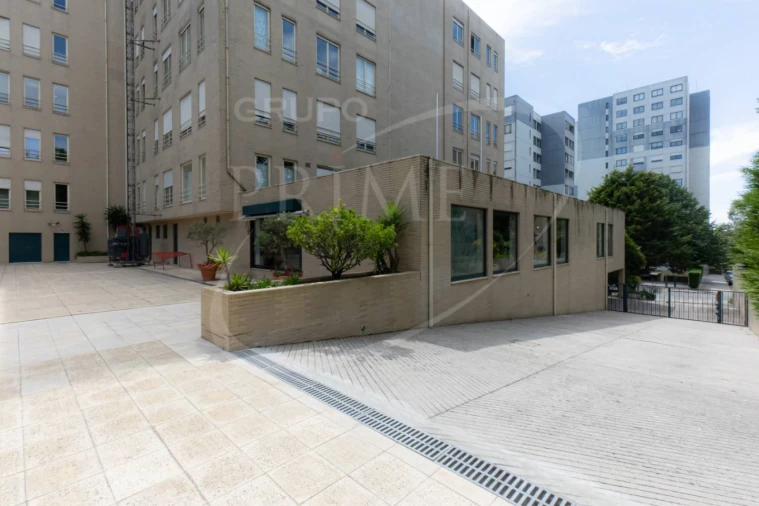 Apartamento T3 para Arrendamento em Lordelo do Ouro e Massarelos Foto 39