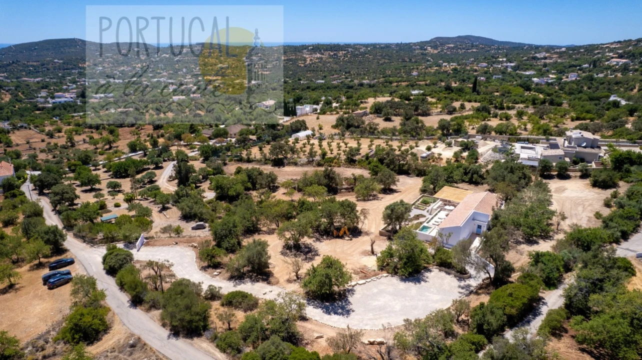 Moradia T3 para Venda em Santa Barbara de Nexe Foto 48
