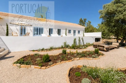 Moradia T3 para Venda em Santa Barbara de Nexe