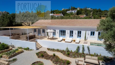 Moradia T3 para Venda em Santa Barbara de Nexe