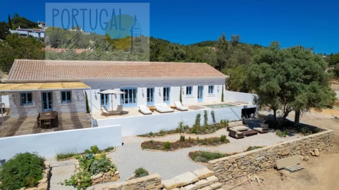 Moradia T3 para Venda em Santa Barbara de Nexe