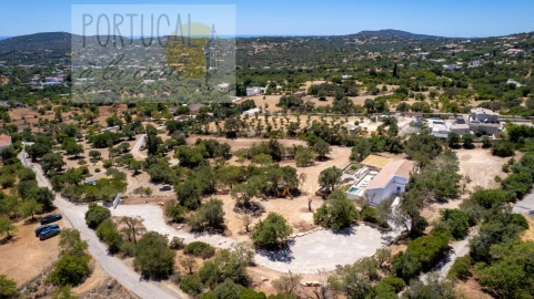 Moradia T3 para Venda em Santa Barbara de Nexe
