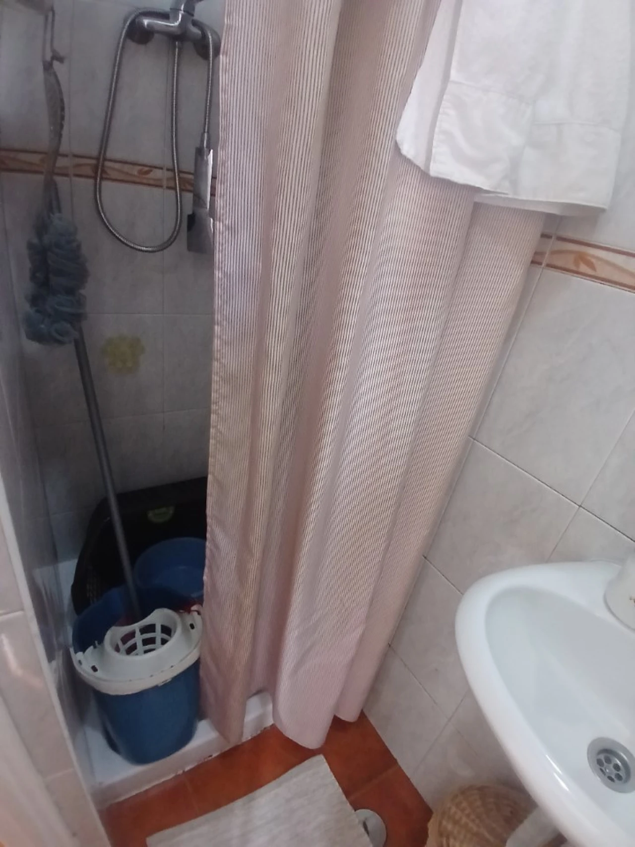Moradia T1 para Venda em Algés, Linda-A-Velha e Cruz Quebrada-Dafundo Foto 3