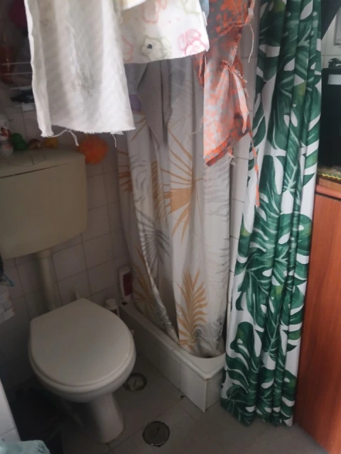 Moradia T1 para Venda em Algés, Linda-A-Velha e Cruz Quebrada-Dafundo