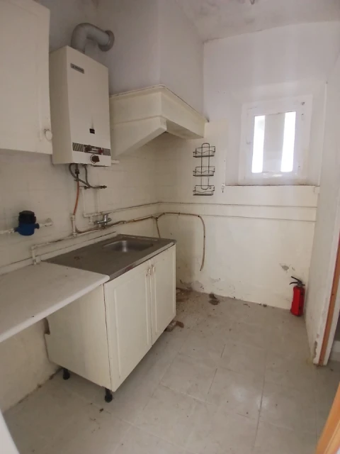 Moradia T1 para Venda em Algés, Linda-A-Velha e Cruz Quebrada-Dafundo