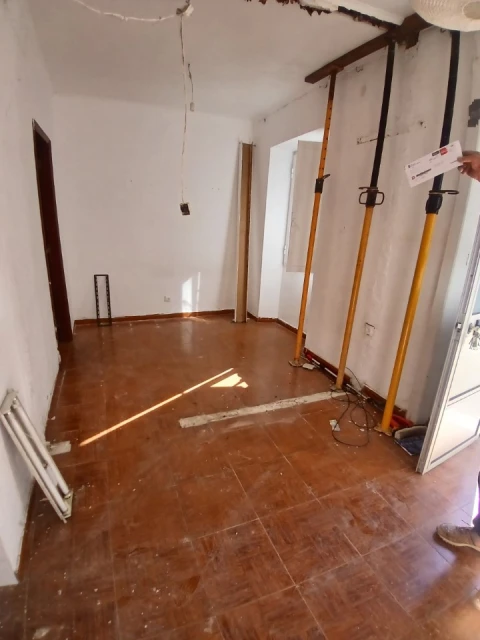 Moradia T1 para Venda em Algés, Linda-A-Velha e Cruz Quebrada-Dafundo