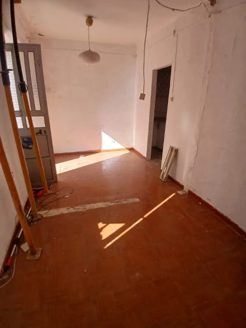 Moradia T1 para Venda em Algés, Linda-A-Velha e Cruz Quebrada-Dafundo