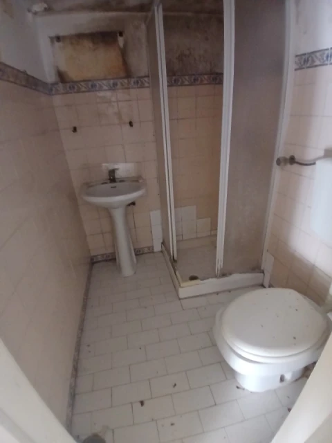 Moradia T1 para Venda em Algés, Linda-A-Velha e Cruz Quebrada-Dafundo