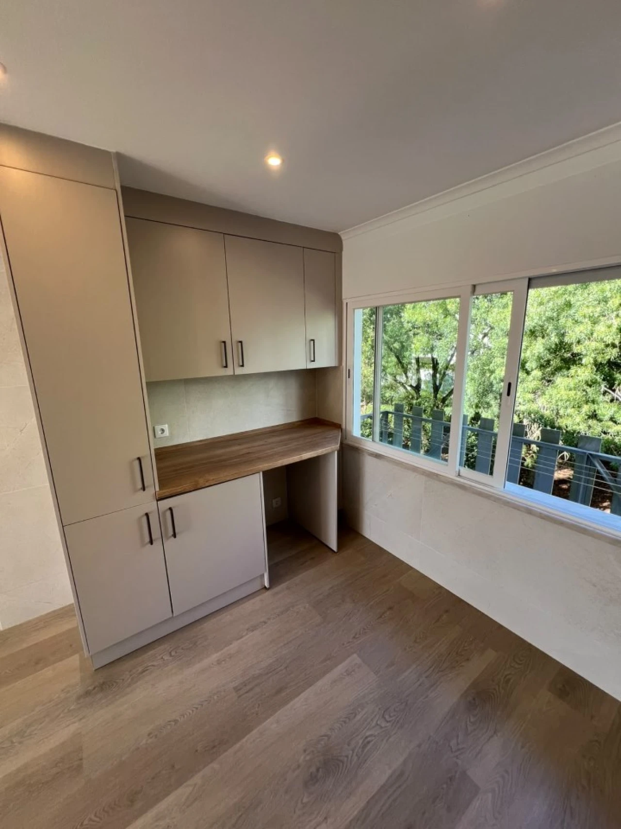 Apartamento T4 para Venda em Agualva e Mira-Sintra Foto 3