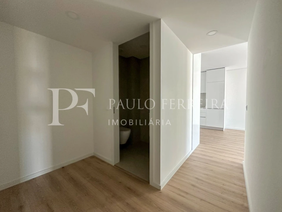 Apartamento T2 para Arrendamento em São Mamede de Infesta e Senhora da Hora Foto 2