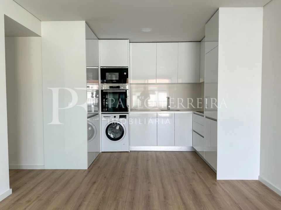 Apartamento T2 para Arrendamento em São Mamede de Infesta e Senhora da Hora Foto 6