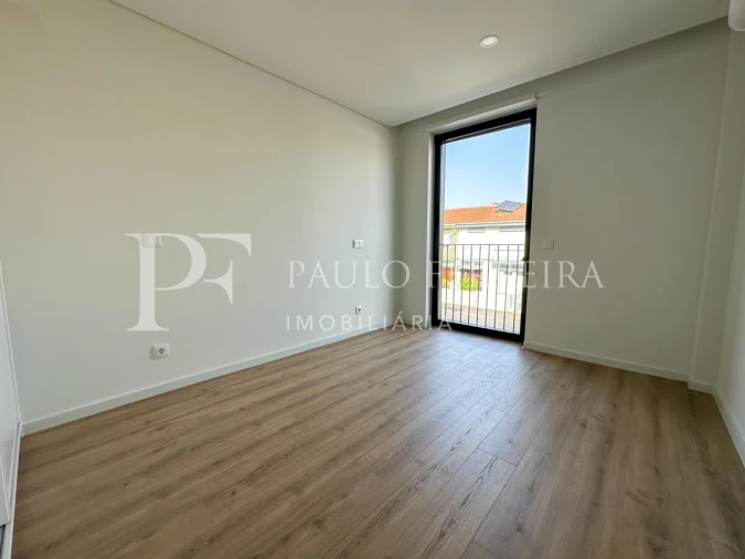 Apartamento T2 para Arrendamento em São Mamede de Infesta e Senhora da Hora Foto 12