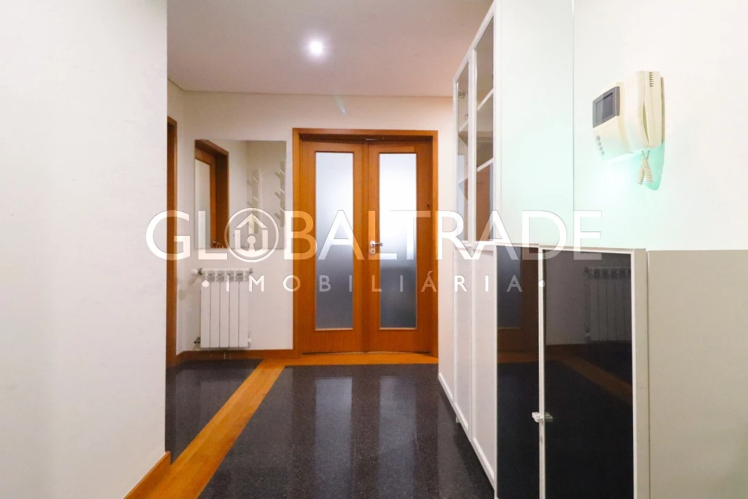 Apartamento T2 para Venda em Valongo Foto 2