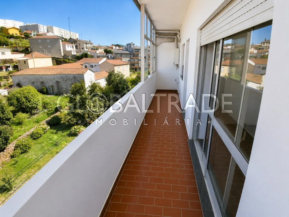Apartamento T3 para Venda em Fânzeres e São Pedro da Cova Foto 9