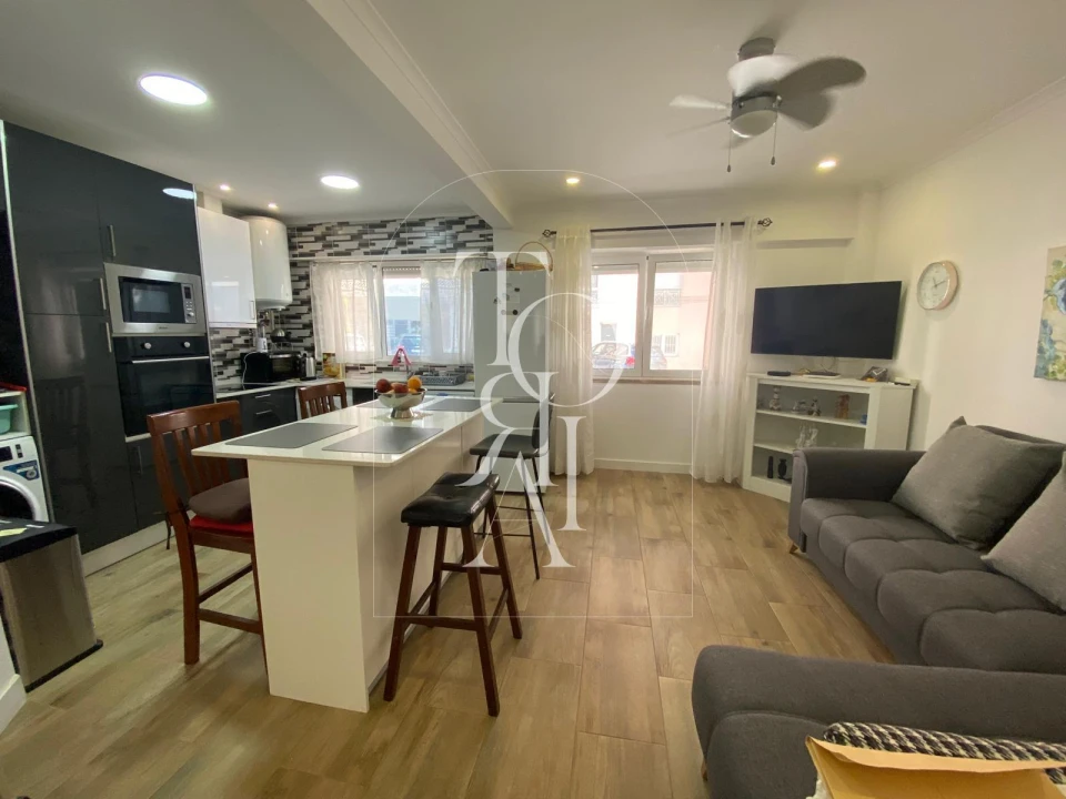 Apartamento T1 para Arrendamento férias em Carnaxide e Queijas Foto 1