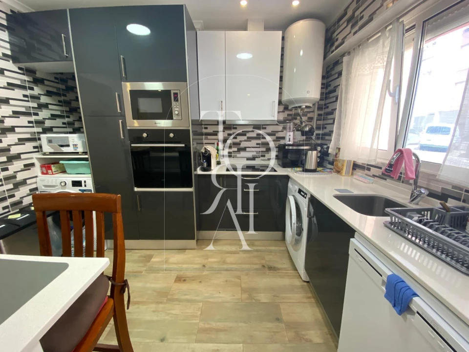 Apartamento T1 para Arrendamento férias em Carnaxide e Queijas Foto 11