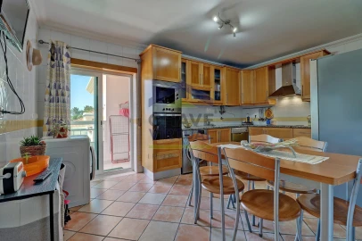 Apartamento T3 para Venda em Bombarral e Vale Covo
