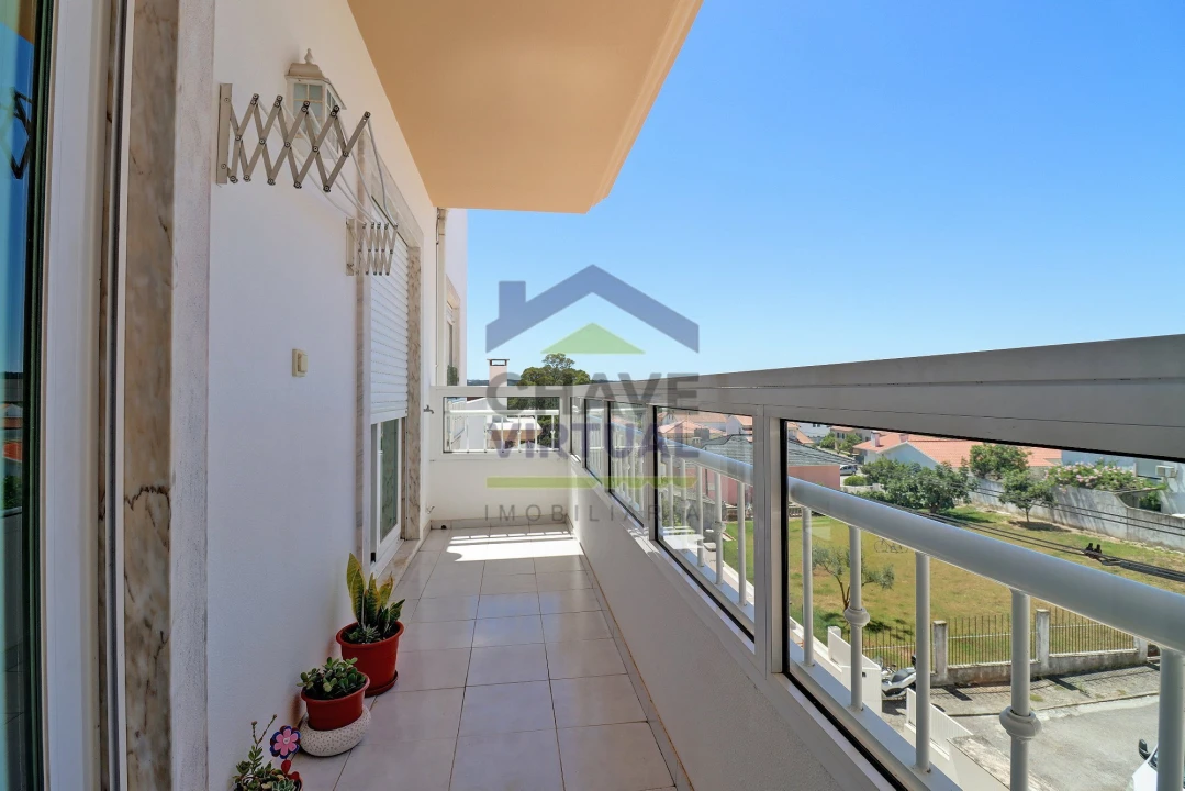 Apartamento T3 para Venda em Bombarral e Vale Covo Foto 14