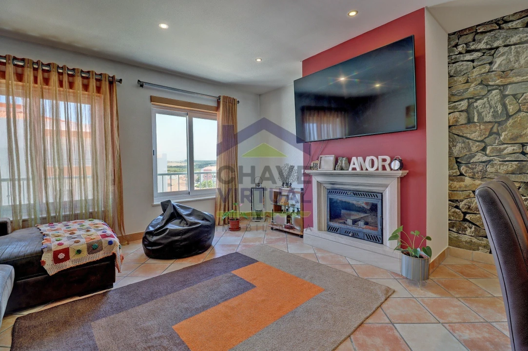Apartamento T3 para Venda em Bombarral e Vale Covo Foto 2
