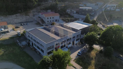 Armazém para Venda em Caldas de Vizela (São Miguel e São João)