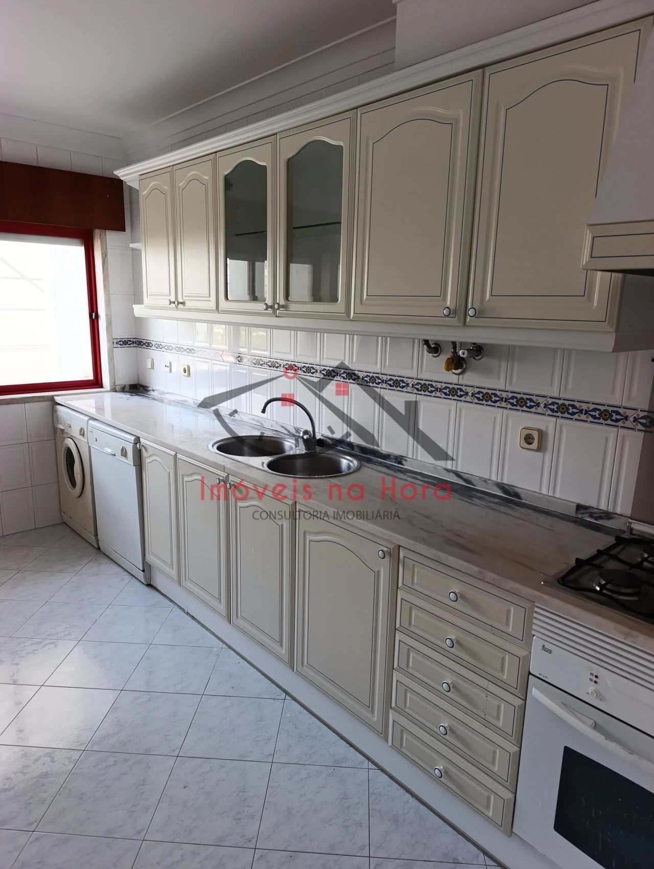 Apartamento T2 para Venda em Algueirão-Mem Martins Foto 1