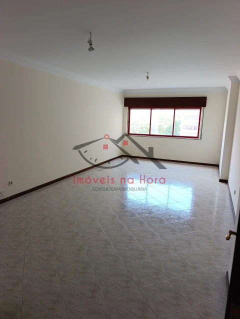 Apartamento T2 para Venda em Algueirão-Mem Martins