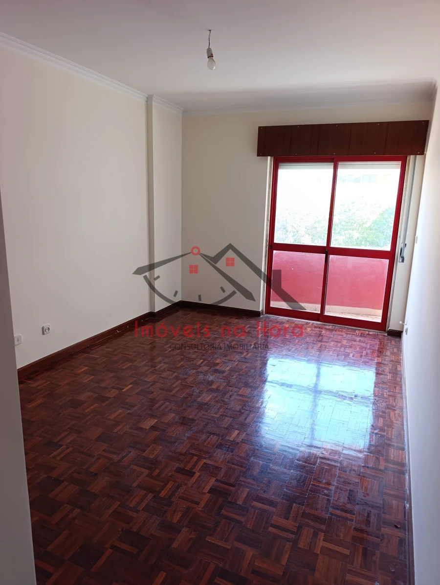 Apartamento T2 para Venda em Algueirão-Mem Martins Foto 10