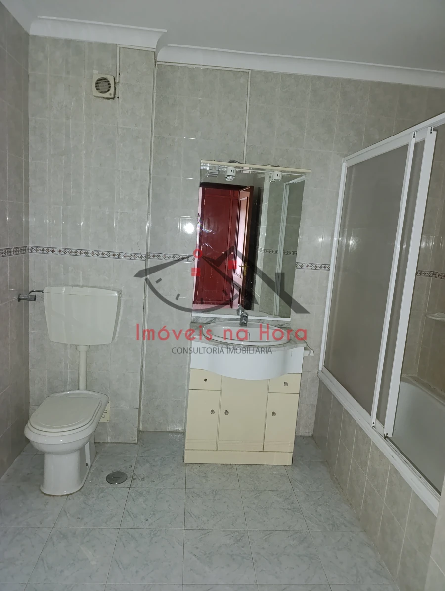 Apartamento T2 para Venda em Algueirão-Mem Martins Foto 5