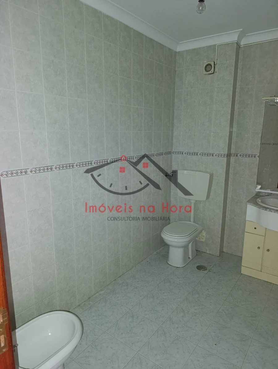Apartamento T2 para Venda em Algueirão-Mem Martins Foto 7