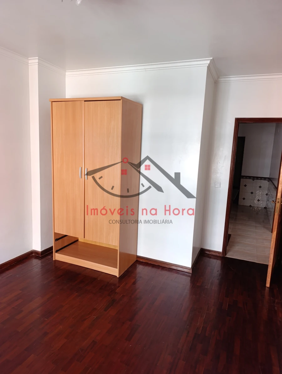 Apartamento T2 para Venda em Algueirão-Mem Martins Foto 4