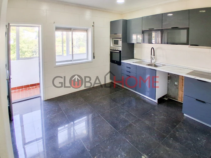 Apartamento T3 para Venda em Fânzeres e São Pedro da Cova Foto 2