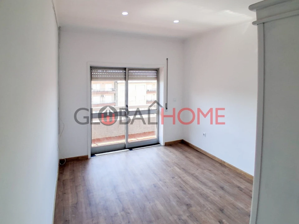 Apartamento T3 para Venda em Fânzeres e São Pedro da Cova Foto 12