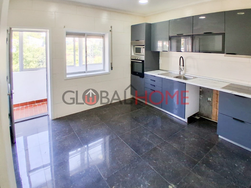 Apartamento T3 para Venda em Fânzeres e São Pedro da Cova Foto 2