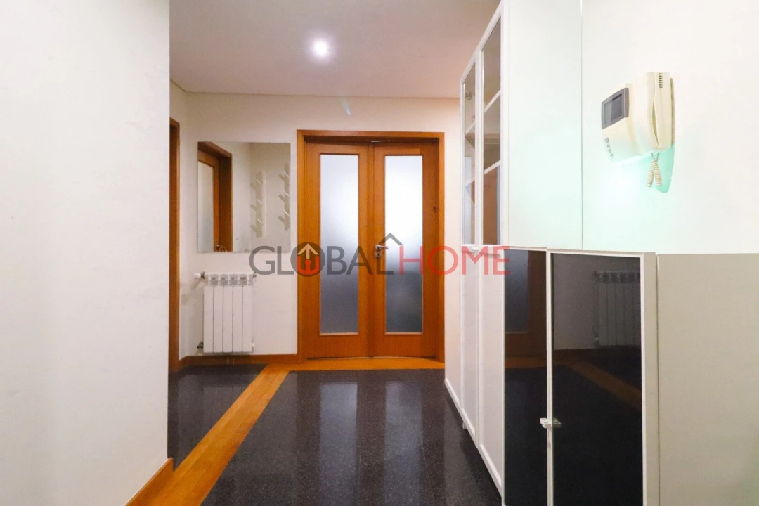 Apartamento T2 para Venda em Valongo Foto 8