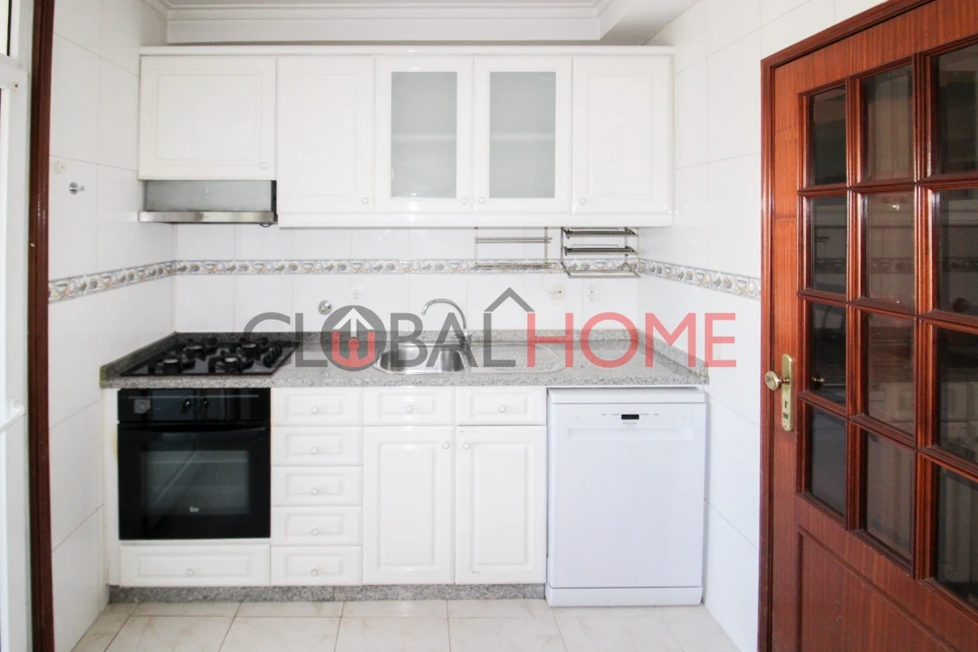 Apartamento T2 para Venda em Rio Tinto Foto 8