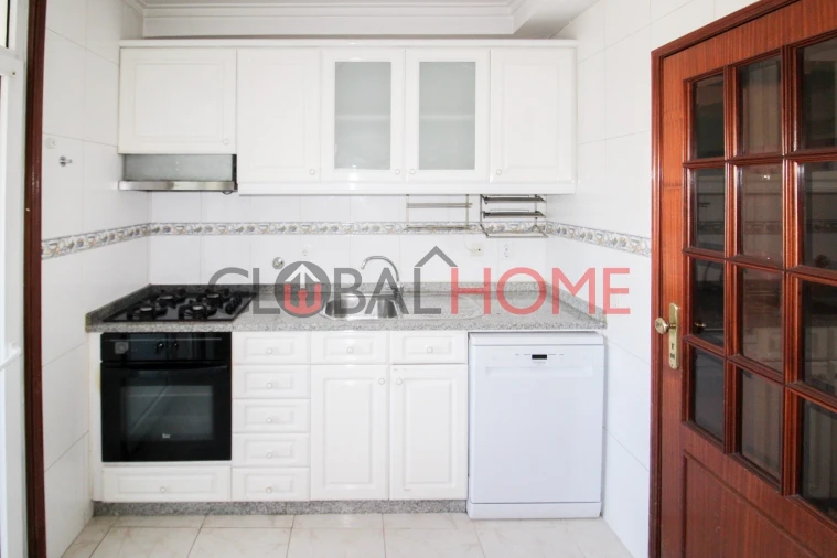 Apartamento T2 para Venda em Rio Tinto Foto 8