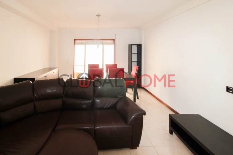 Apartamento T2 para Venda em Rio Tinto Foto 3