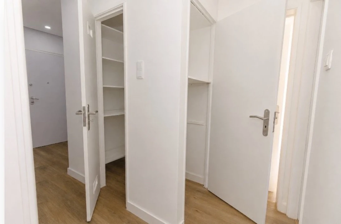 Apartamento T2 para Venda em Camarate, Unhos e Apelação Foto 14