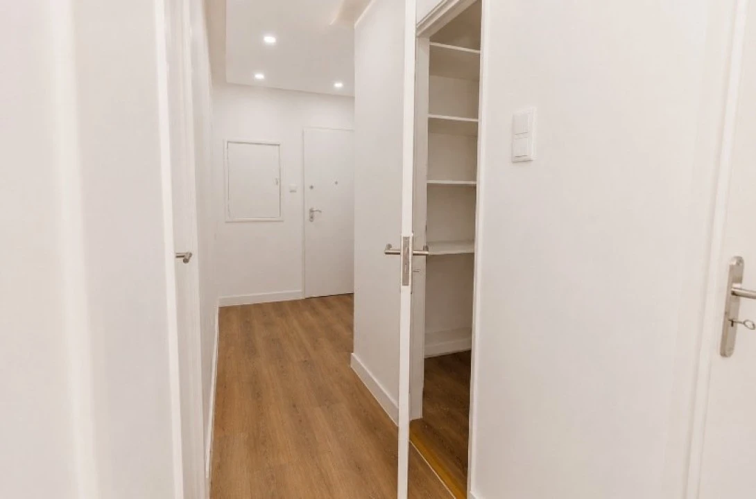 Apartamento T2 para Venda em Camarate, Unhos e Apelação Foto 13