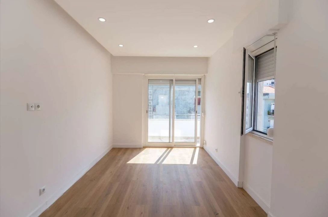 Apartamento T2 para Venda em Camarate, Unhos e Apelação Foto 16