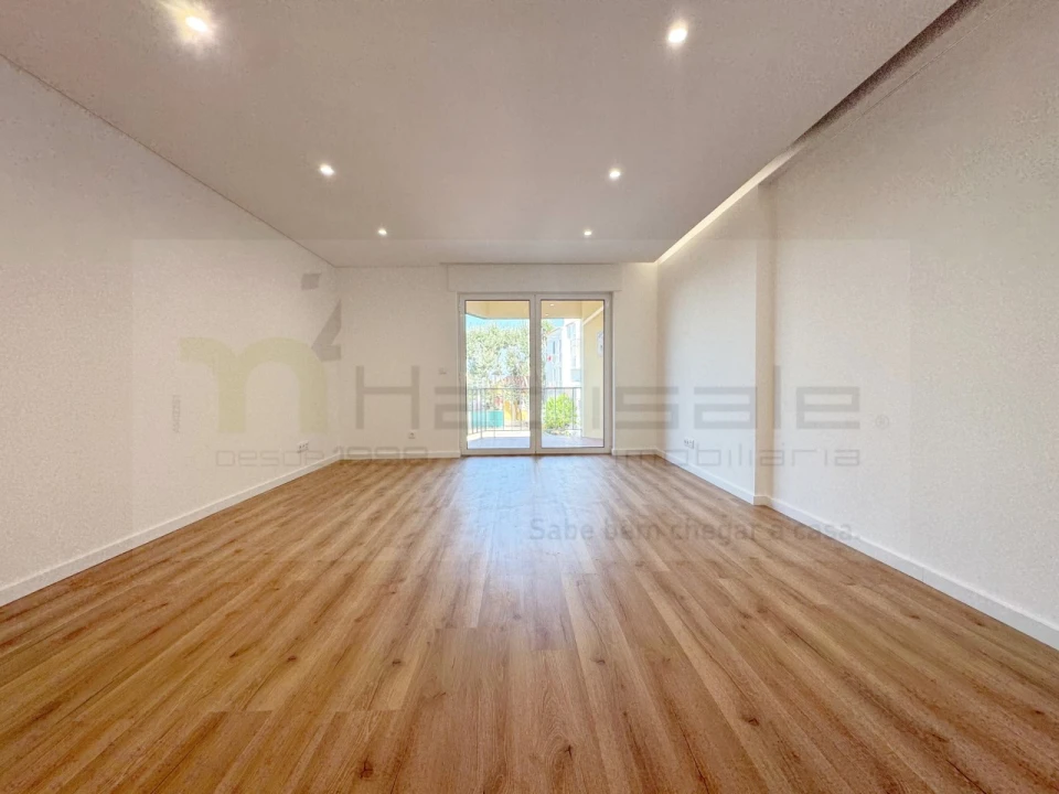 Apartamento T2 para Venda em Carcavelos e Parede Foto 6